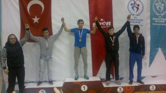 İlçemiz,Gaziosmanpaşa Mesleki Teknik Anadolu Lisesi öğrencileri 4 Altın, 1 Gümüş, 2 Bronz madalya alarak başarıya doymuyor.