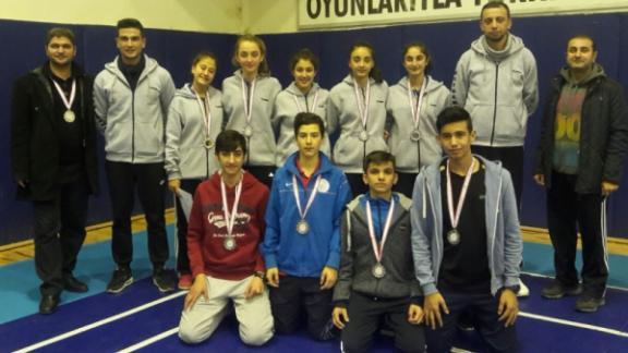 F. Özüdoğru Çok Programlı Anadolu Lisesi Badminton Takımı Türkiye Finallerinde