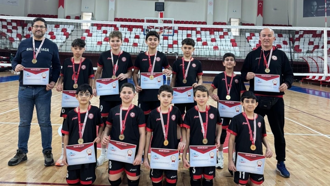 Prof. Dr. Gazi Yaşargil İmam Hatip Ortaokulu Erkek Voleybol Takımımız Türkiye Finallerinde